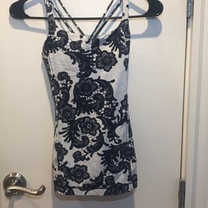 Lululemon top